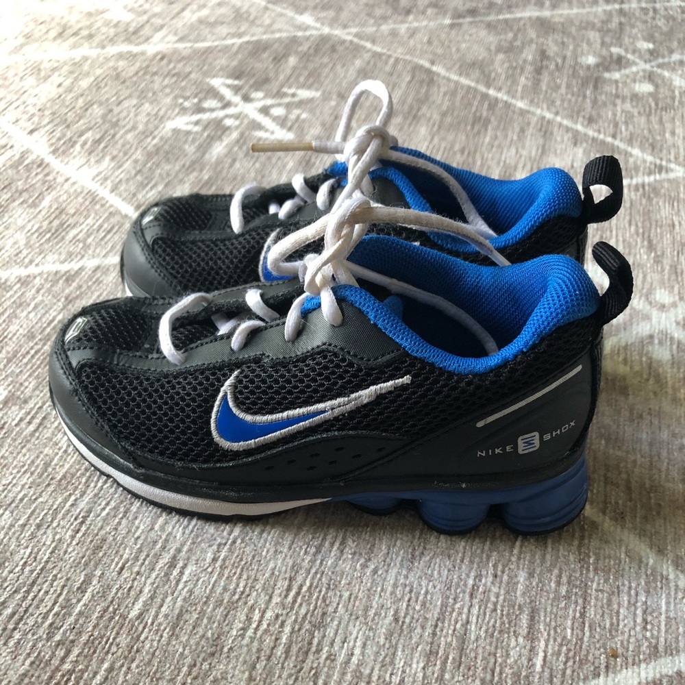 Nike shox boys sneakers
